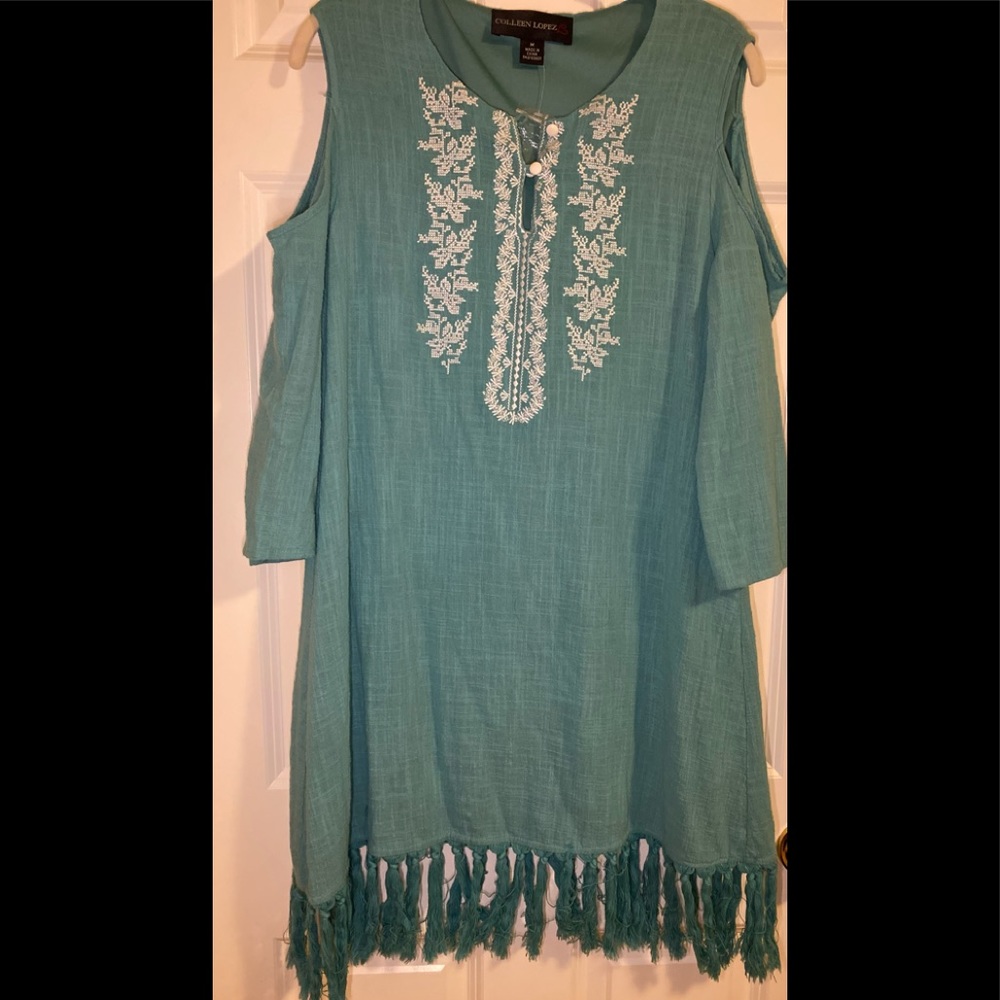 NWOT Colleen Lopez lined, cold shoulder dress.